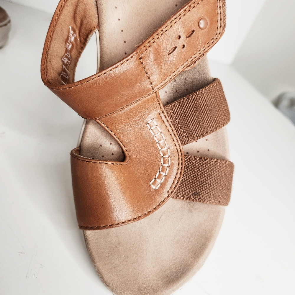 Clarks Collection Leisa Emily Brown Leather Slide Sandals Women's Size 9.5 - Picture 3 of 11